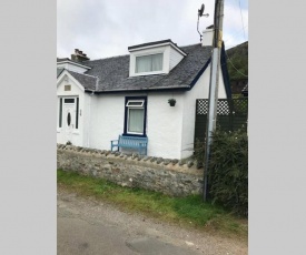 Cottage With Stunning Loch Views