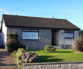 Leafield Holiday Home