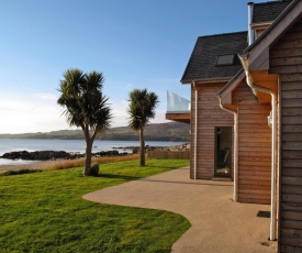 Airds Bay Luxury Beach House