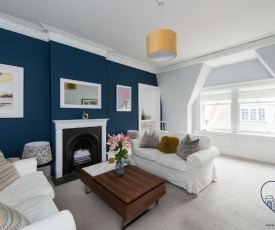 Bright 2 bed apartment North Berwick High Street