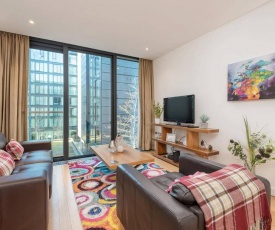 ALTIDO Modern Yet Homely Quartermile Apartment With Elevator