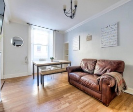 ALTIDO Perfect Location! - Charming Rose St Apart for 4