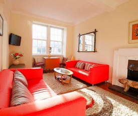 Bright and cosy 2BR Apt with workspace in New town, 5mins to Princes St