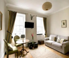 ALTIDO Royal Mile Tower Apartment