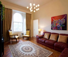 ALTIDO Castle Terrace 3 bedroom Apartment - Old Town