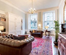 Converted Flat in Historic Building in Desirable New Town