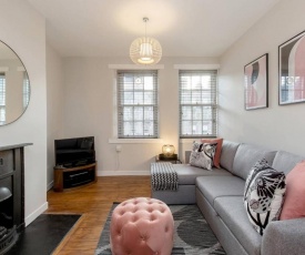 ALTIDO Unique & Stylish Grassmarket Apt - Close to Castle