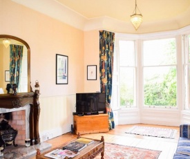 Beautiful & bright three bedroom home