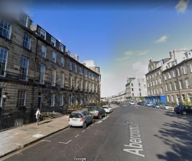 Beautiful Edinburgh New Town Apartment