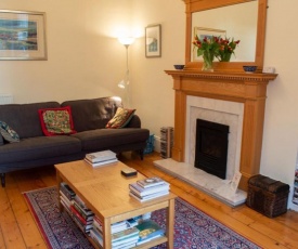 Beautiful Stockbridge Garden Apartment