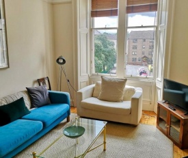 Beautifully Bright 2 Bedroom Apartment