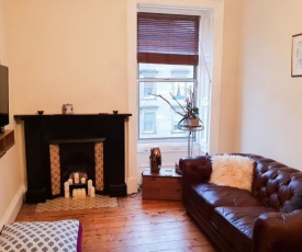 Bright 1 Bed Home Near City Centre!