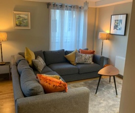 Bright Modern Apartment - Royal Mile!