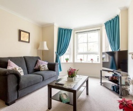 Central Elegant 2 Bed Apartment