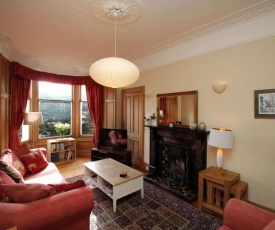 Classic Edinburgh Flat Close to City Centre! SALE!