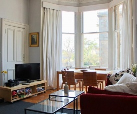 Classic Edinburgh Flat in the heart of Morningside