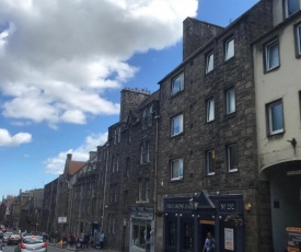 Crags View Apartment On The Royal Mile