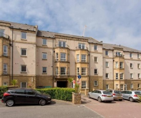 Dicksonfield - Modern 2 bed, 2 bath apartment close to city centre