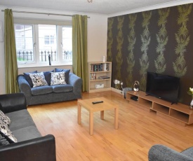 East Silvermills - Spacious 3BR 10 mins walk to centre with Parking