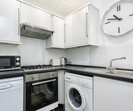 Large Modern 1 Bedroom Apartment in Edinburgh