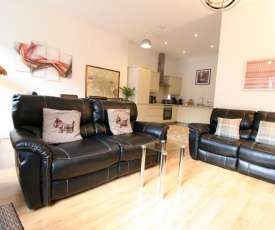 Modern 2bed 2bath flat near Princes street