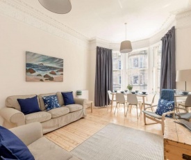 Modern and Bright 3-bed flat near Bruntsfield Links Park