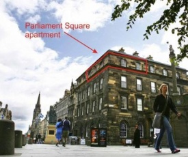 Parliament Sq (apt 15) Royal Mile