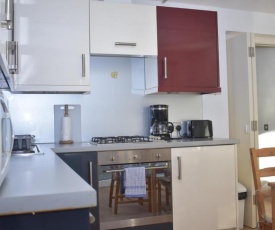 Peffermill Road - Delightfully modern two bedroom apt near Arthurs Seat