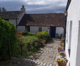 Silver Lining - Cottage by the sea