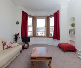 Spacious and Bright Polworth Flat which Sleeps 4