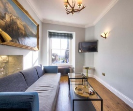 Upper Bow - Luxurious, Modern 1BR Apartment near Castle