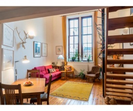 Beautifully kept mezzanine flat ★School of Art★