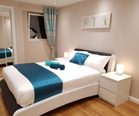 Glasgow's City Centre Refined 3 bedroom apartment