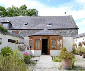 Swallow Cottage - Large Family Cottage with Beautiful Views