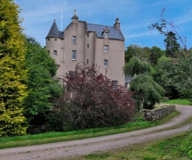 Historic Fairytale Lickleyhead Castle