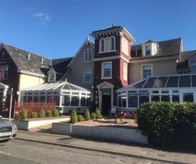 Chieftain Hotel