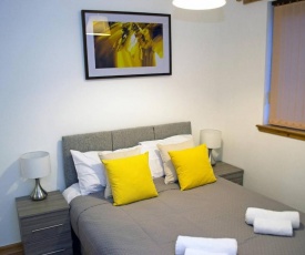 Fantastic Flat Near Inverness Centre Sleeps 6