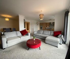 The Duplex Nairn- Spacious 3 Bedroom with sunny balcony