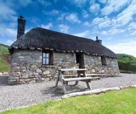 Tigh Phadraig at Marys Thatched Cottages