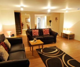 Dufftown Square Apartment