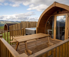 Farragon Luxury Glamping Pod with Hot Tub & Pet Friendly at Pitilie Pods