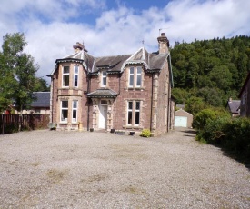 Dunmor House - Charming Victorian Period Property
