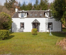 Spacious, characterful property nestled on an estate in beautiful Comrie perfect for large families and celebrations