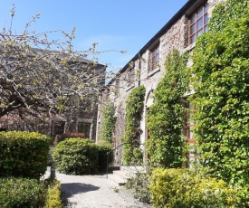 Listed Historic Mill Apartment with Indoor Pool